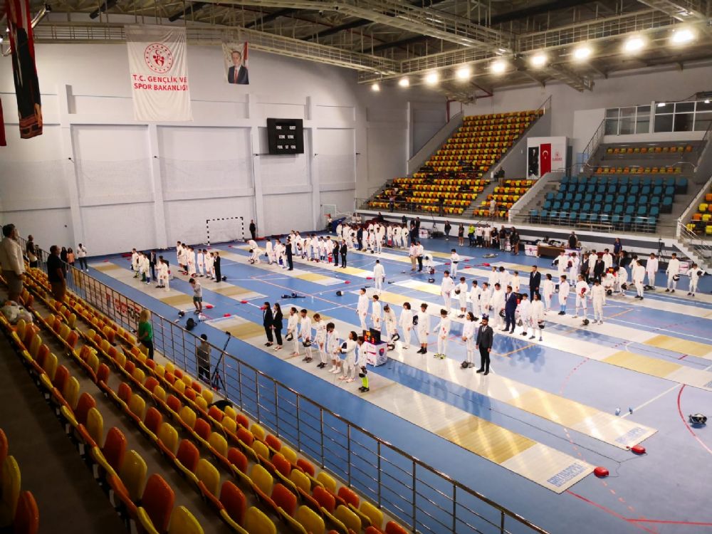 Eskrimde sezonun ilk turnuvası Ankara’da tamamlandı