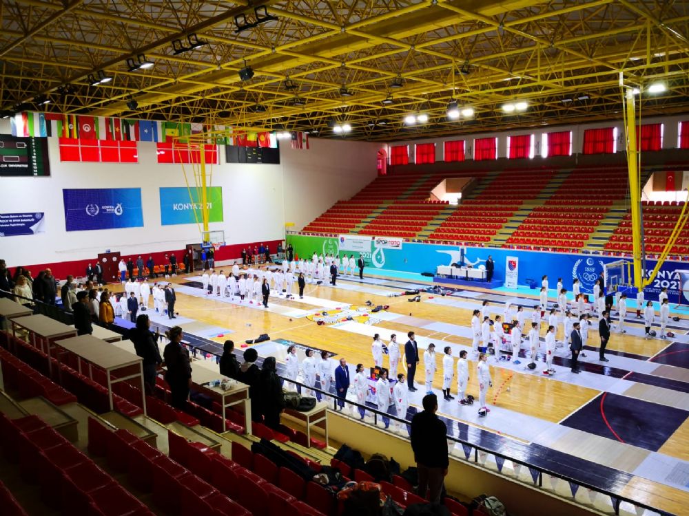 Epede gençler ve büyükler Konya’da piste çıktı