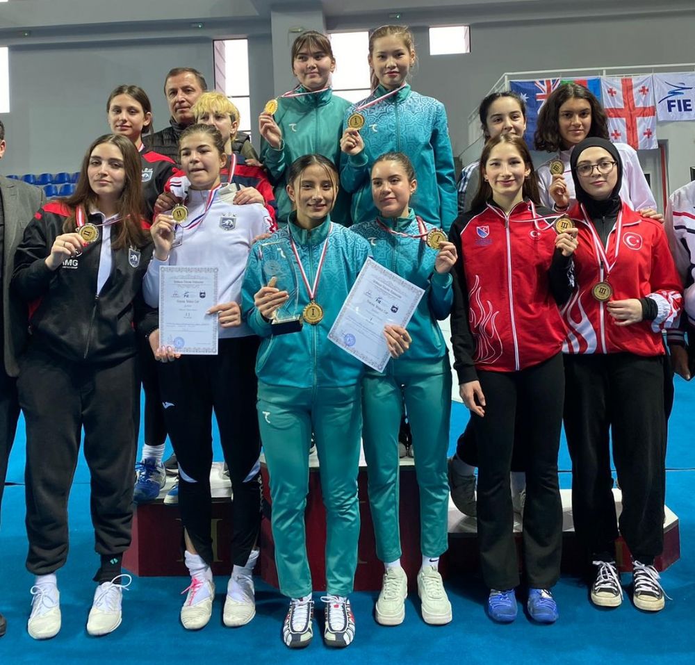 Genç Kadınlar Kılıç Takımımız Batum’da üçüncü oldu