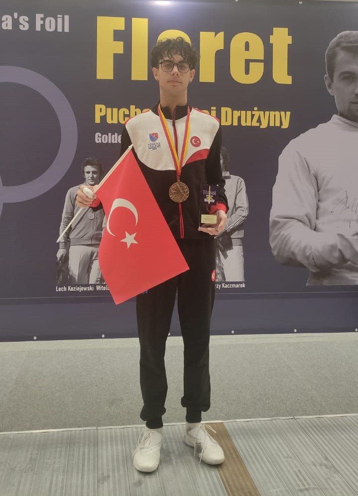 Kıvanç Kırtay'dan gümüş madalya
