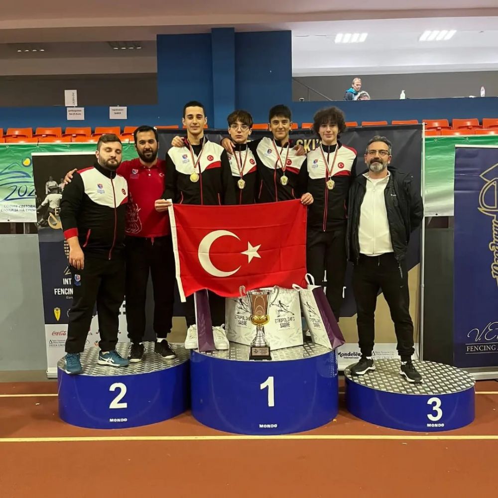 Sofya’da yıldız eskrimcilerimiz bir altın bir bronz kazandı