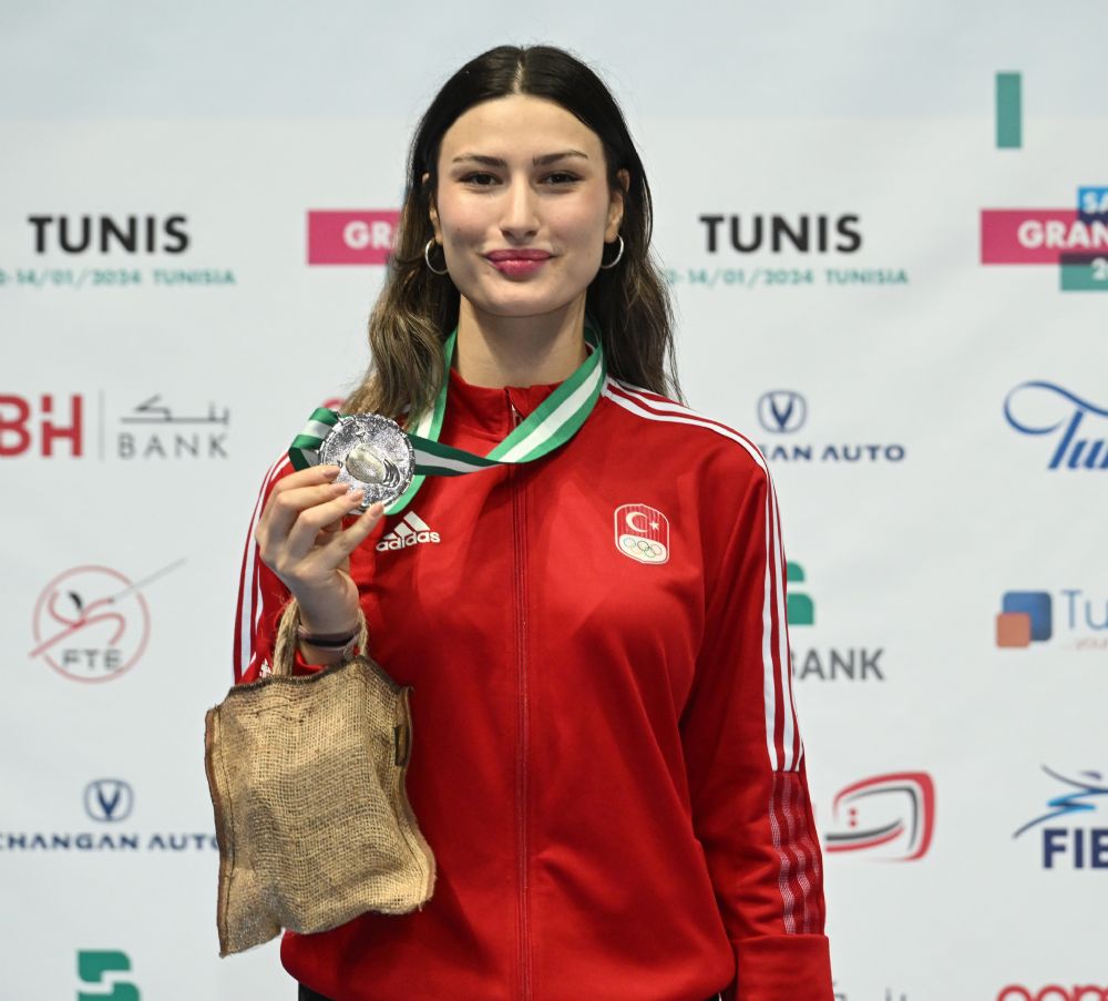 Nisanur Erbil’den tarihi Grand Prix madalyası