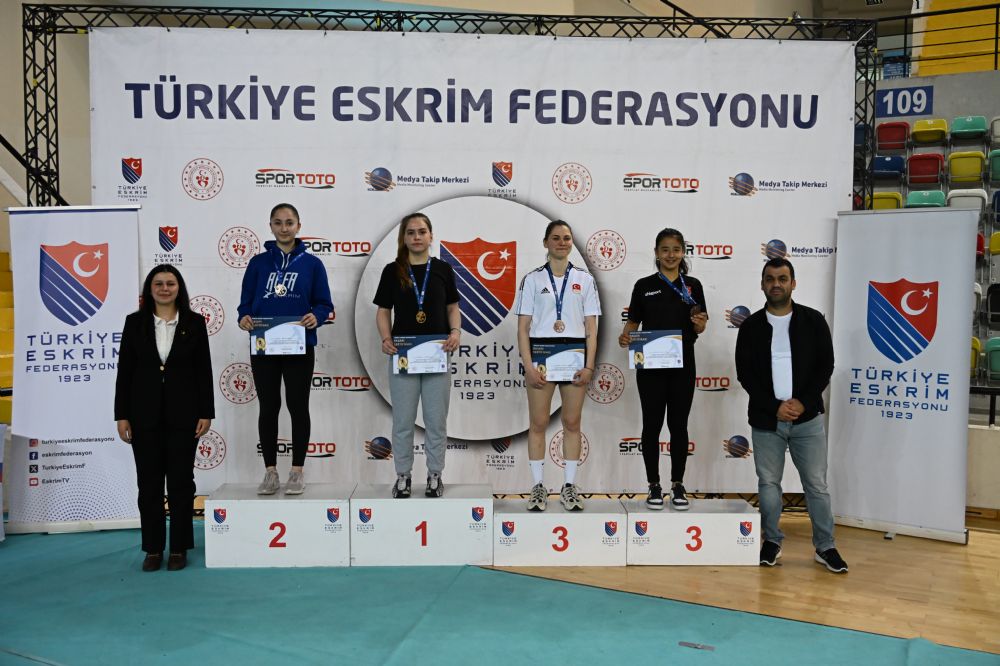 02-04 Yıldızlar U17, Gençler ve Büyükler Balıkesir Flöre Açık Turnuvası Sona Erdi