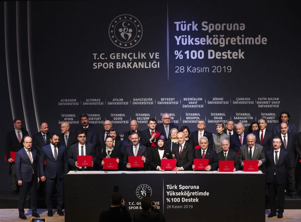 Türk Sporu İçin Tarihi İmza
