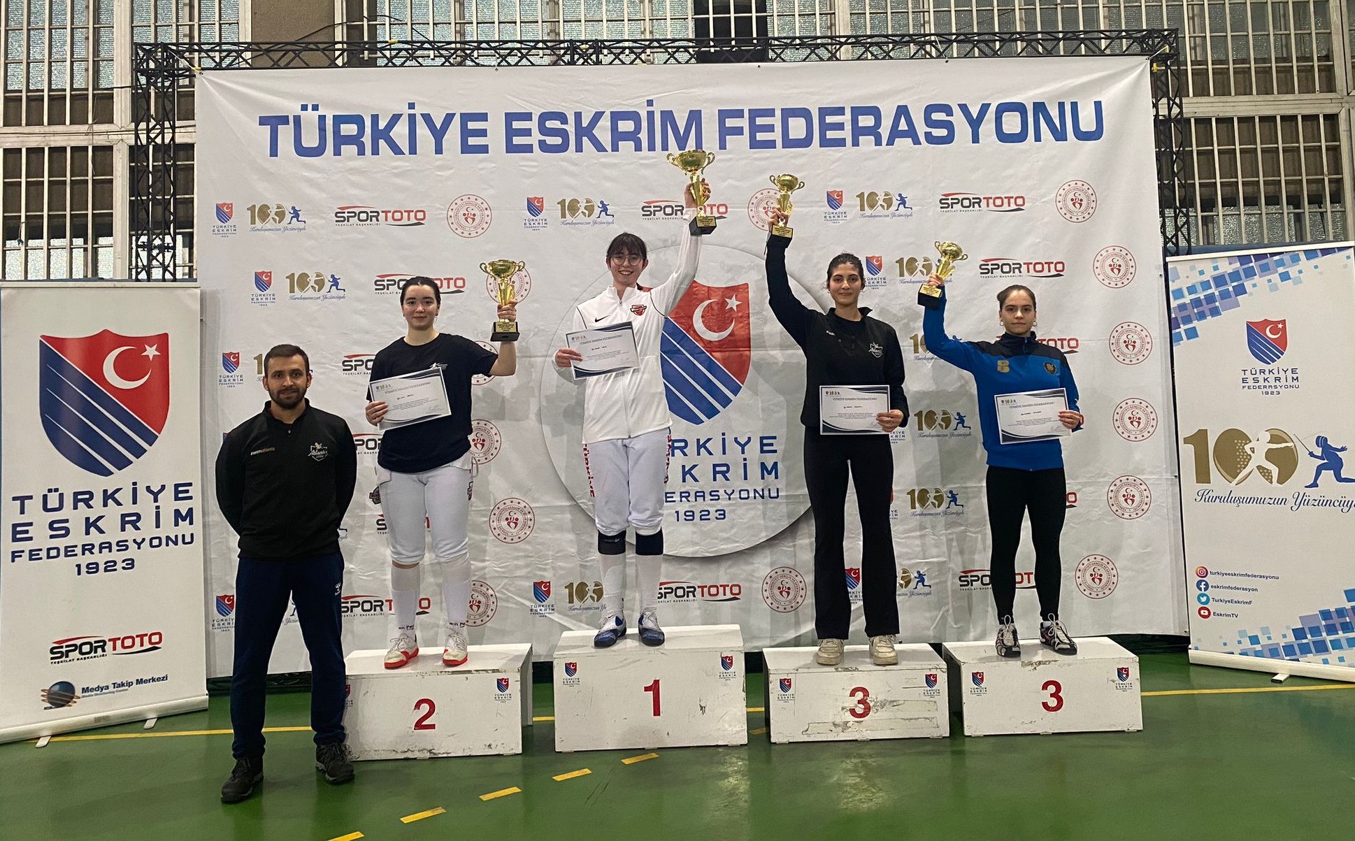 6-genc kadin flore
