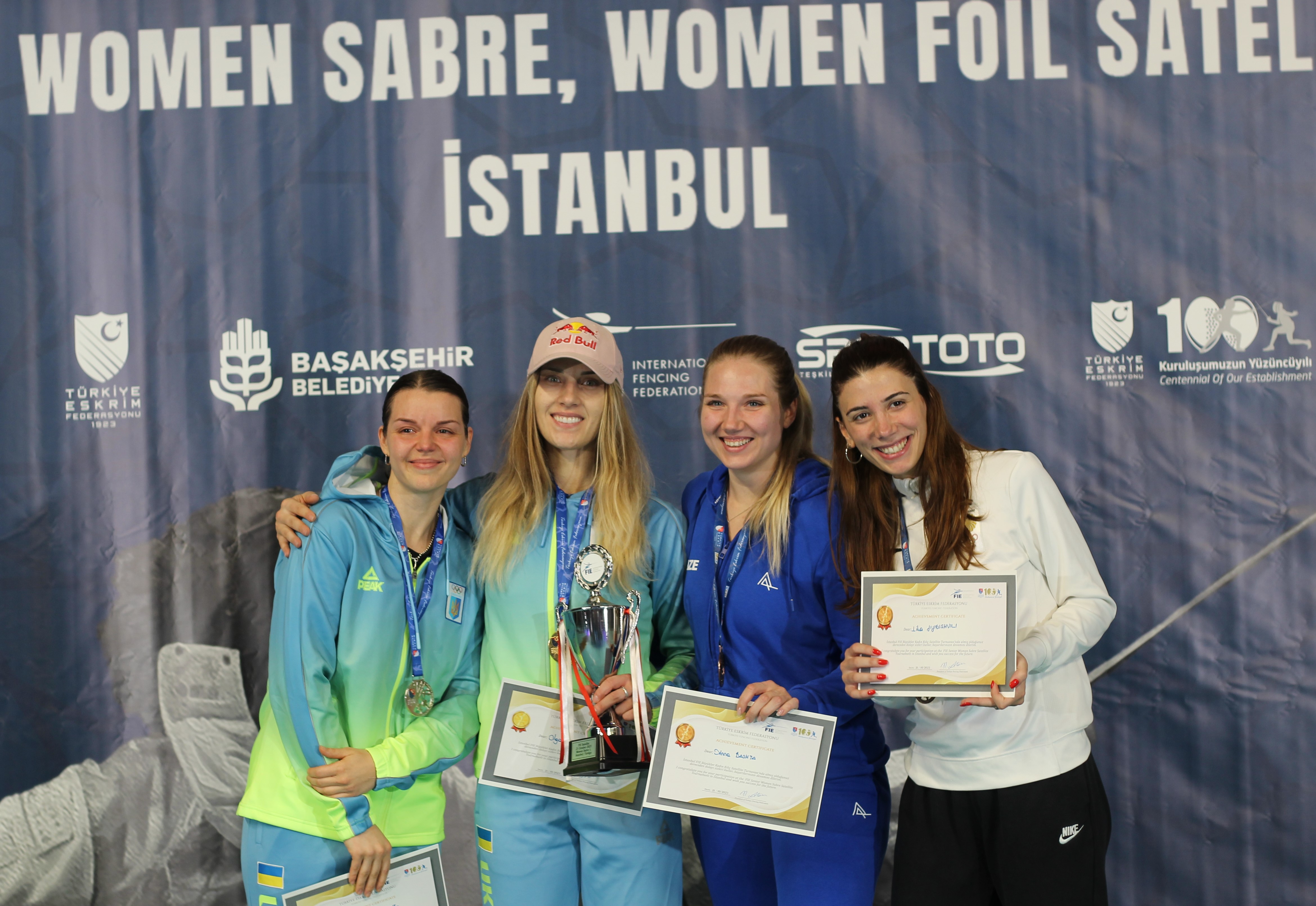 kizlar kilic kursu
