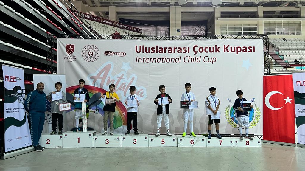 6-u10 erkek kilic