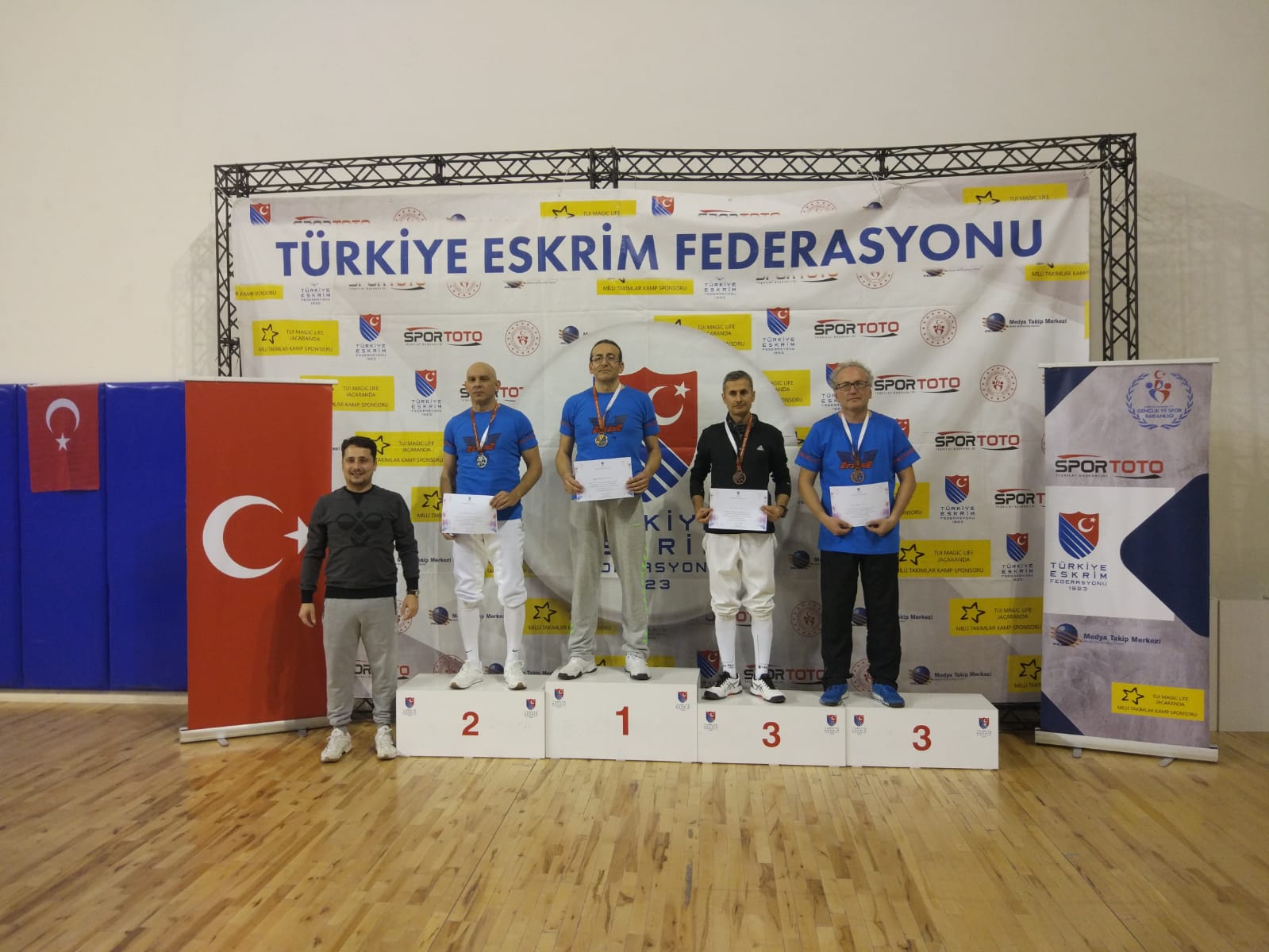 V1 ERKEKLER EPE